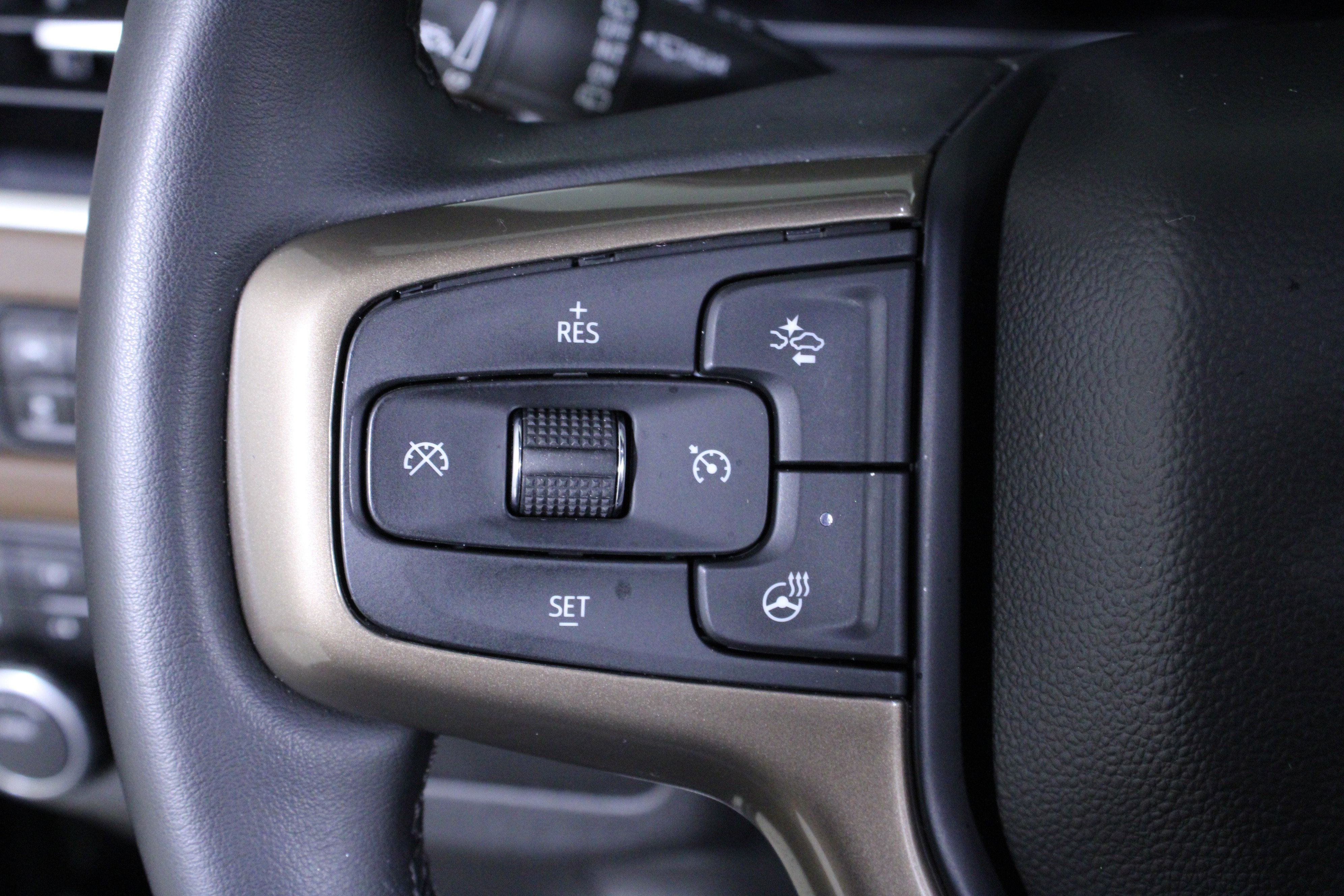 Used 2023 Chevrolet Tahoe High Country w/ Premium Package 2 image 25