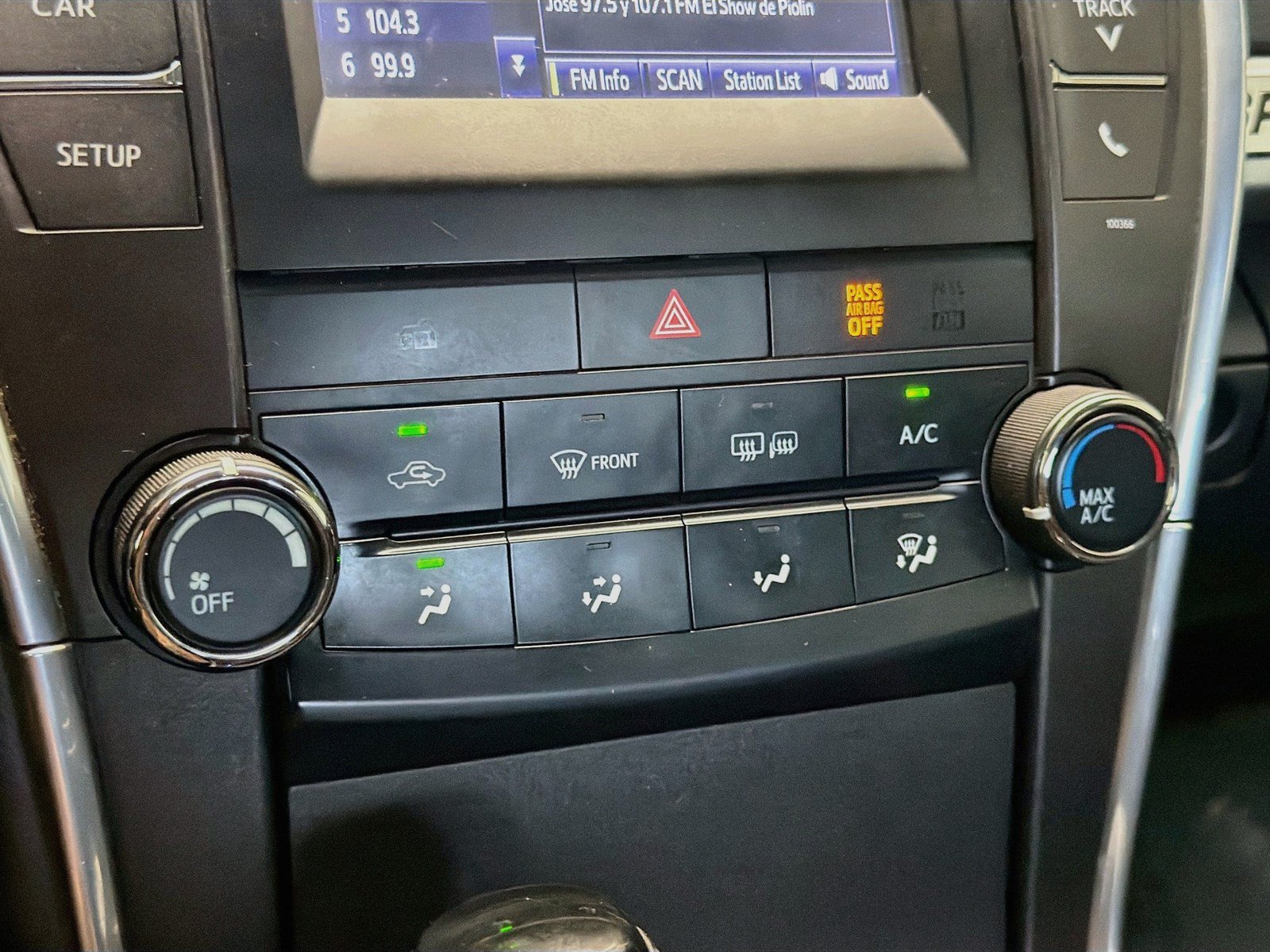 Used 2015 Toyota Camry SE FWD image 10