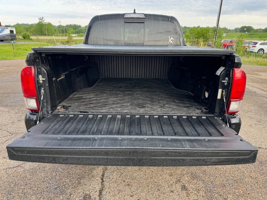 Used 2019 Toyota Tacoma TRD Off-Road AWD/4WD image 15