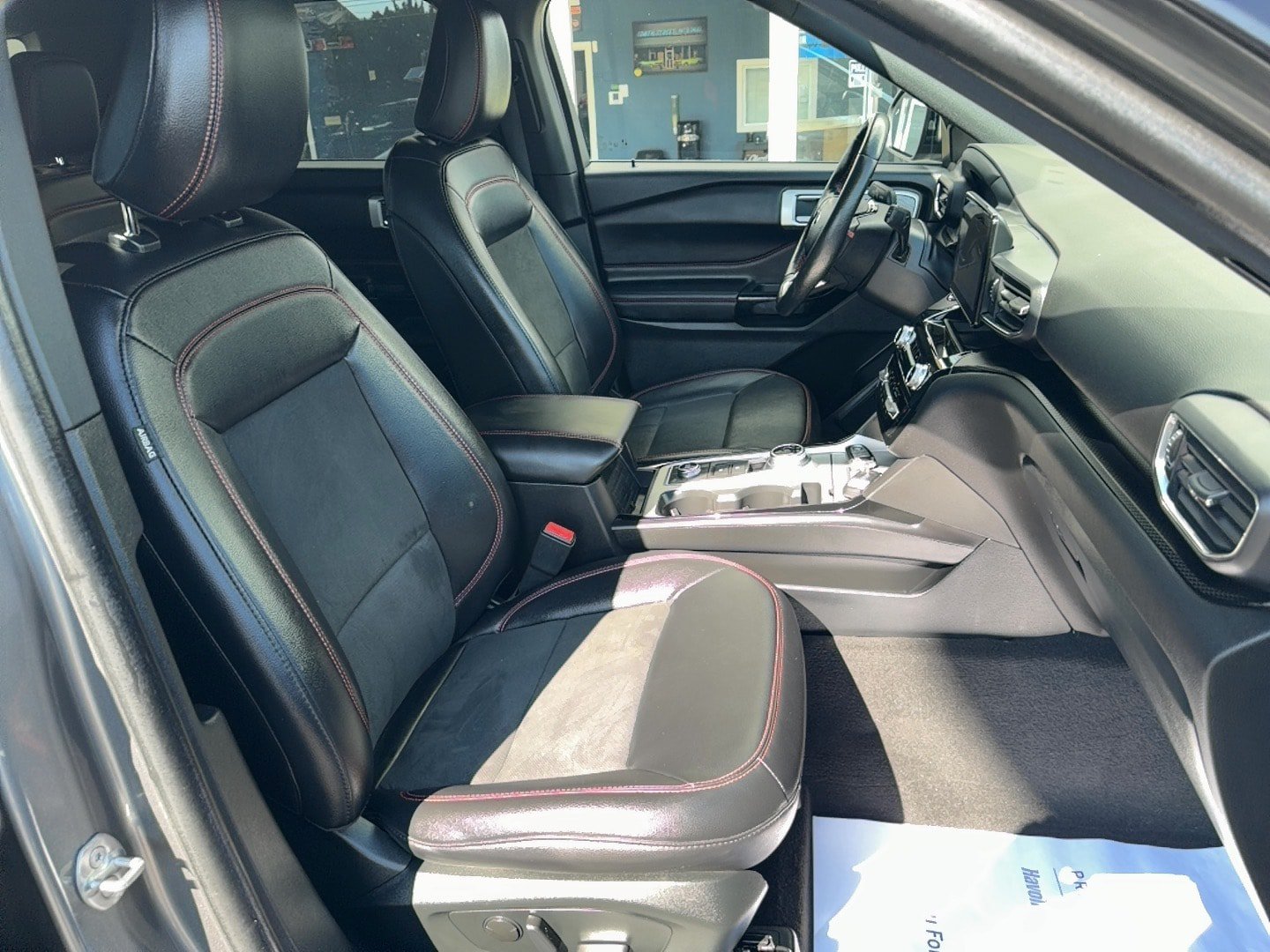 Used 2023 Ford Explorer ST-Line AWD/4WD image 23