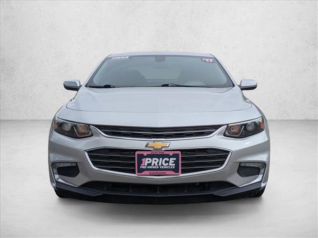 Used 2017 Chevrolet Malibu LT FWD image 2