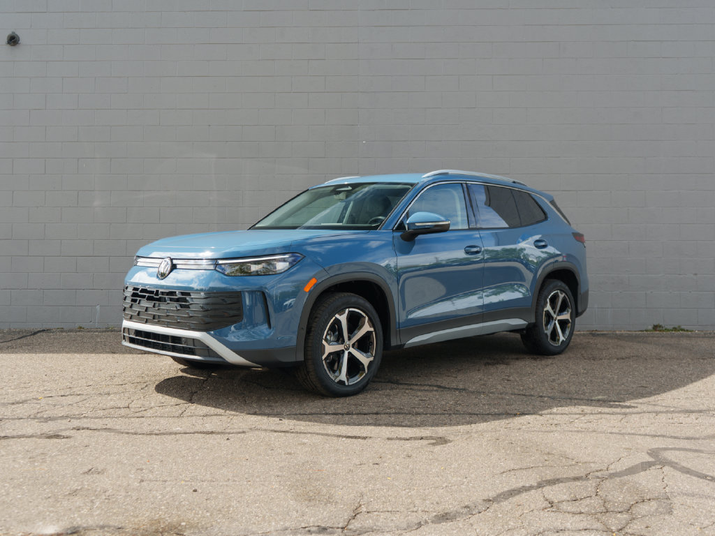 New 2026 Volkswagen Tiguan SE AWD/4WD image 1