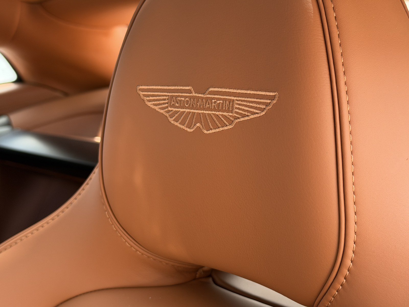 New 2026 Aston Martin Vanquish RWD image 5
