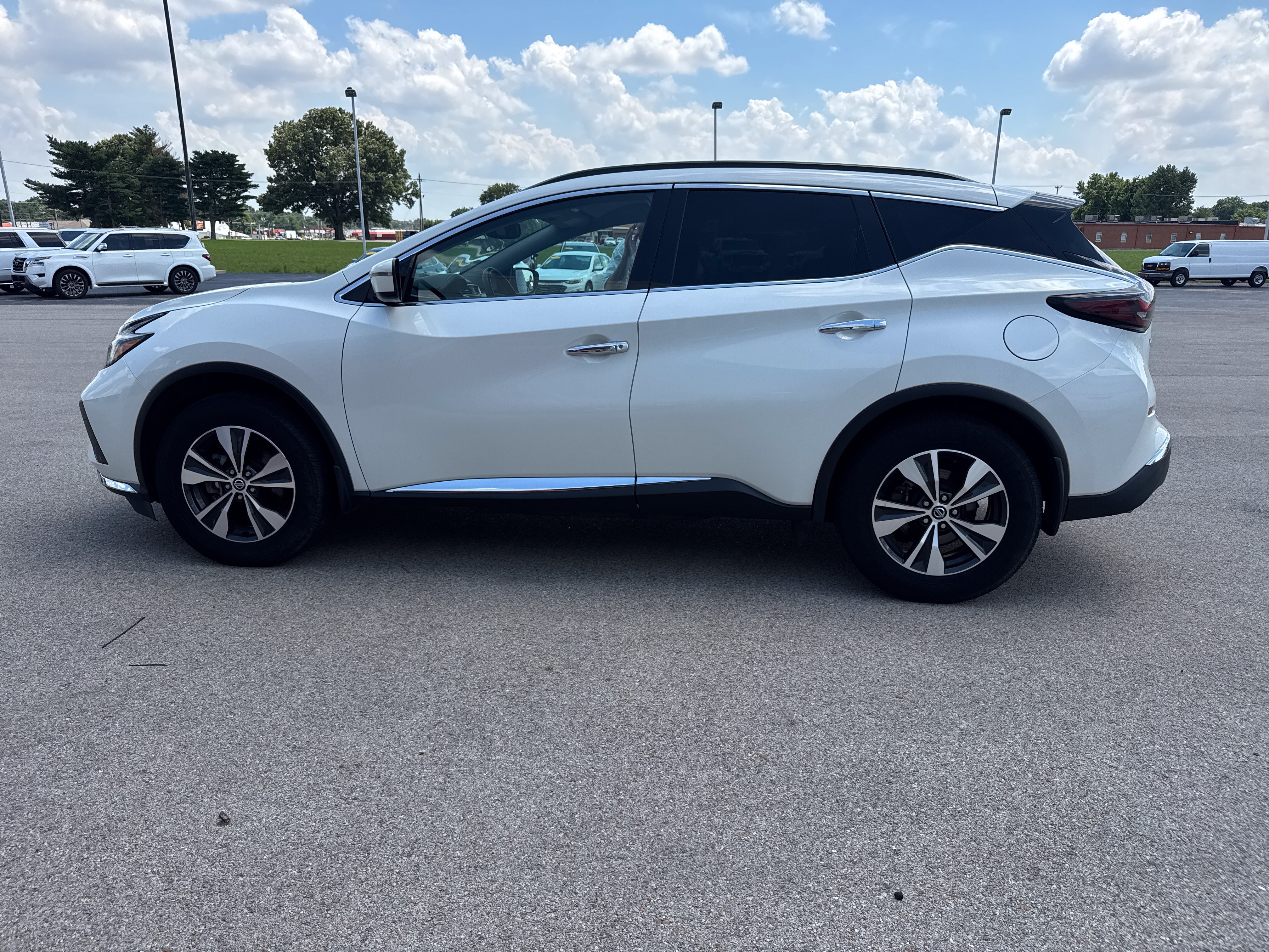 Used 2019 Nissan Murano SV AWD/4WD image 2