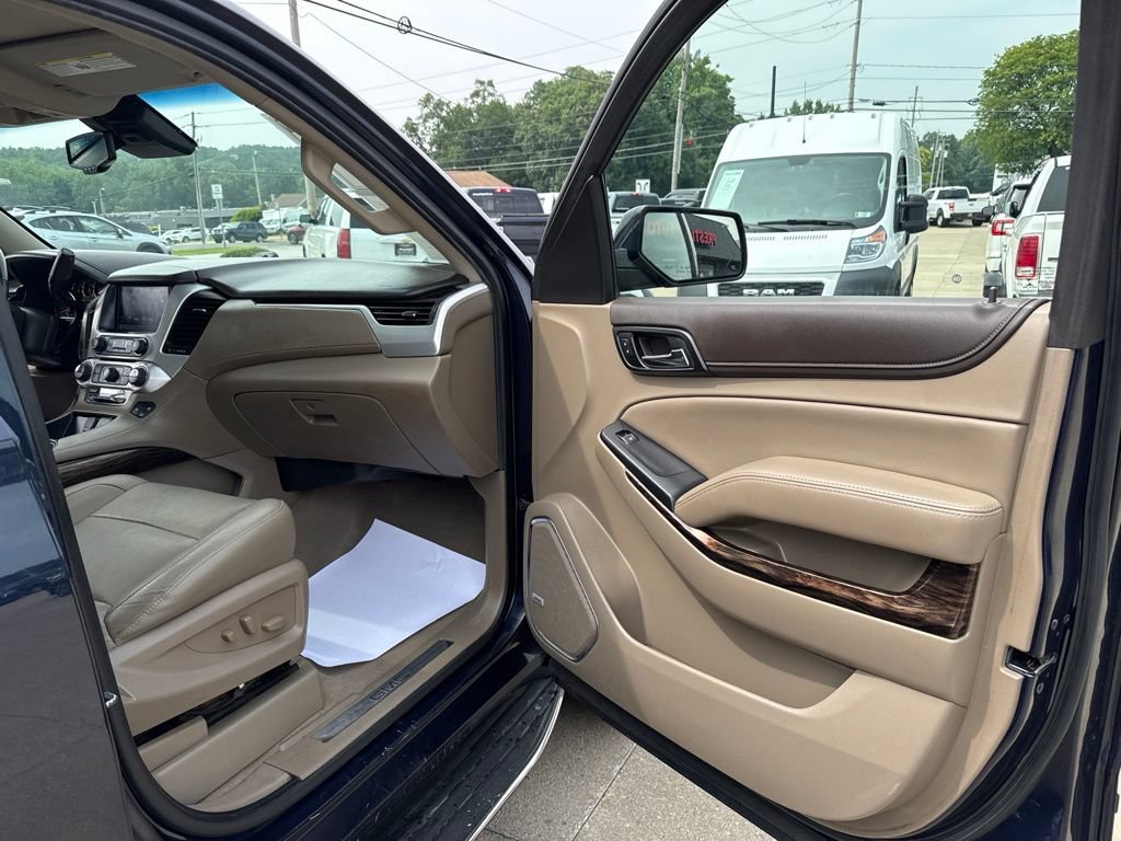 Used 2019 GMC Yukon SLT w/ HD Trailering Package AWD/4WD image 40