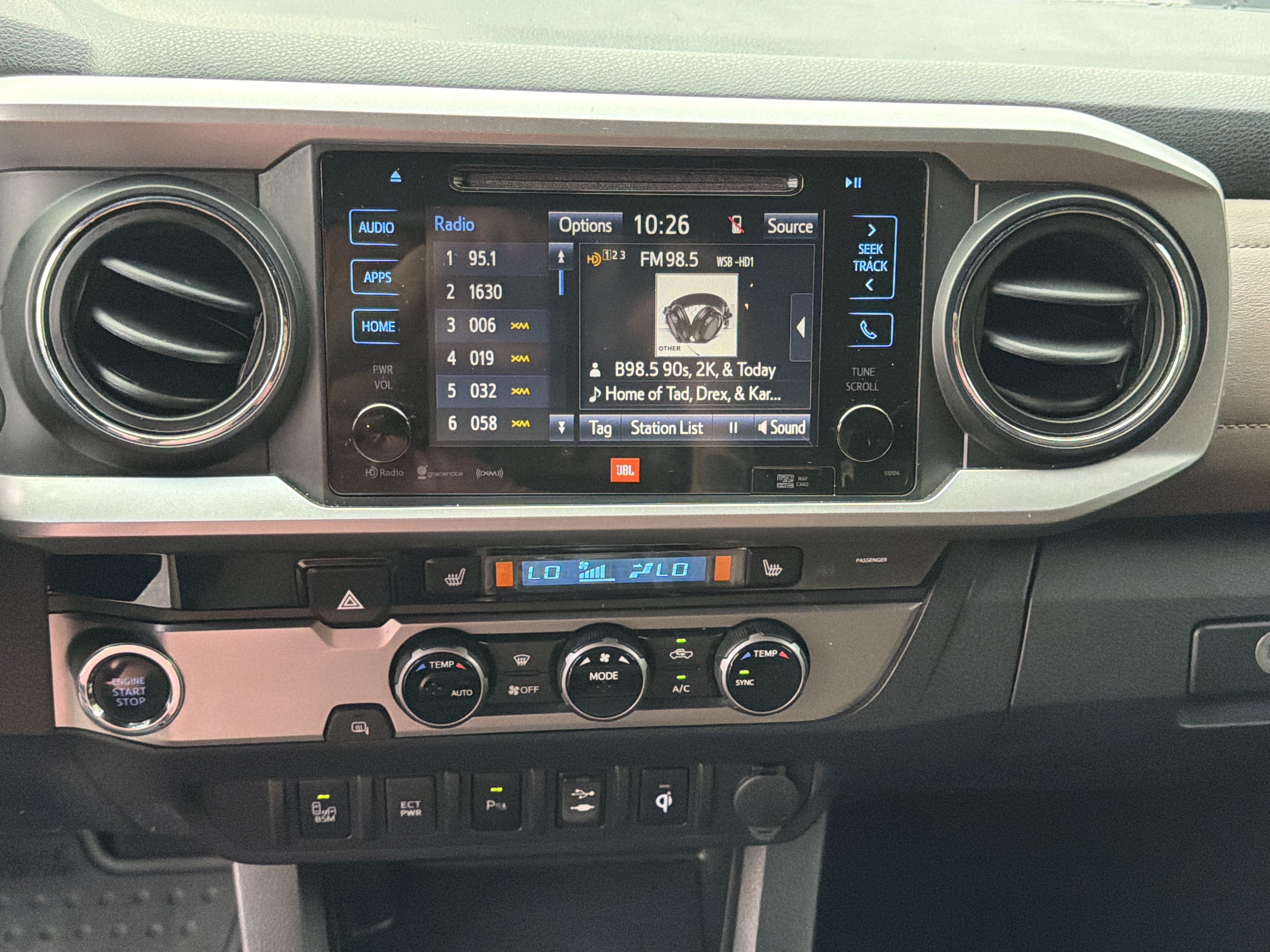 Used 2016 Toyota Tacoma Limited w/ Towing Package RWD image 27