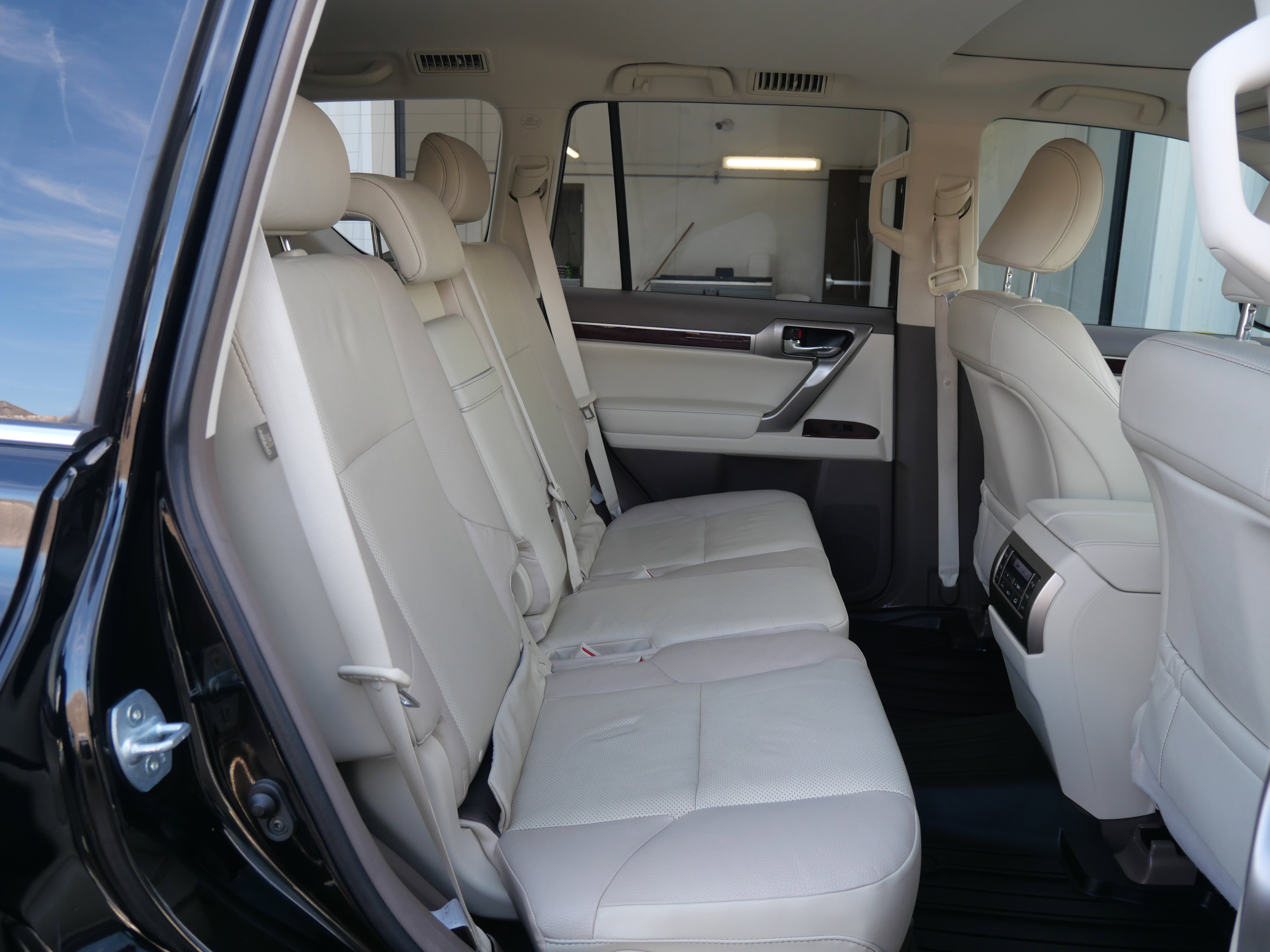 Used 2019 Lexus GX 460 image 12