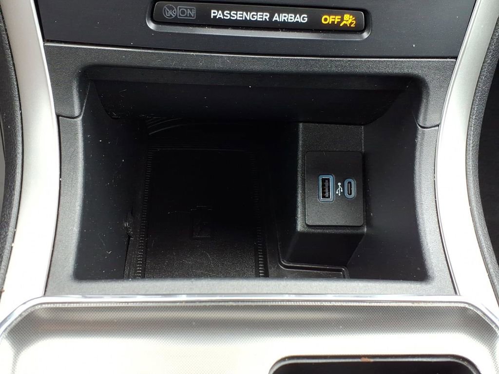 Used 2024 Ford Edge ST-Line image 16
