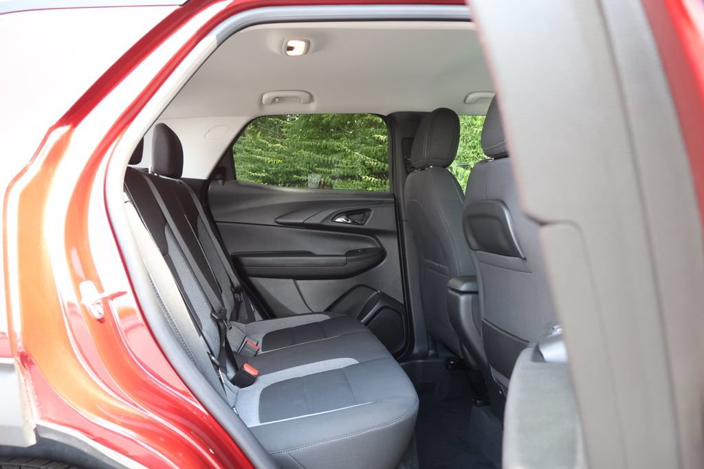 Used 2024 Chevrolet TrailBlazer LT w/ LT Cold Weather Package FWD image 46