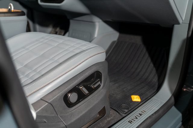 Used 2026 Rivian R1T Premium AWD/4WD image 31