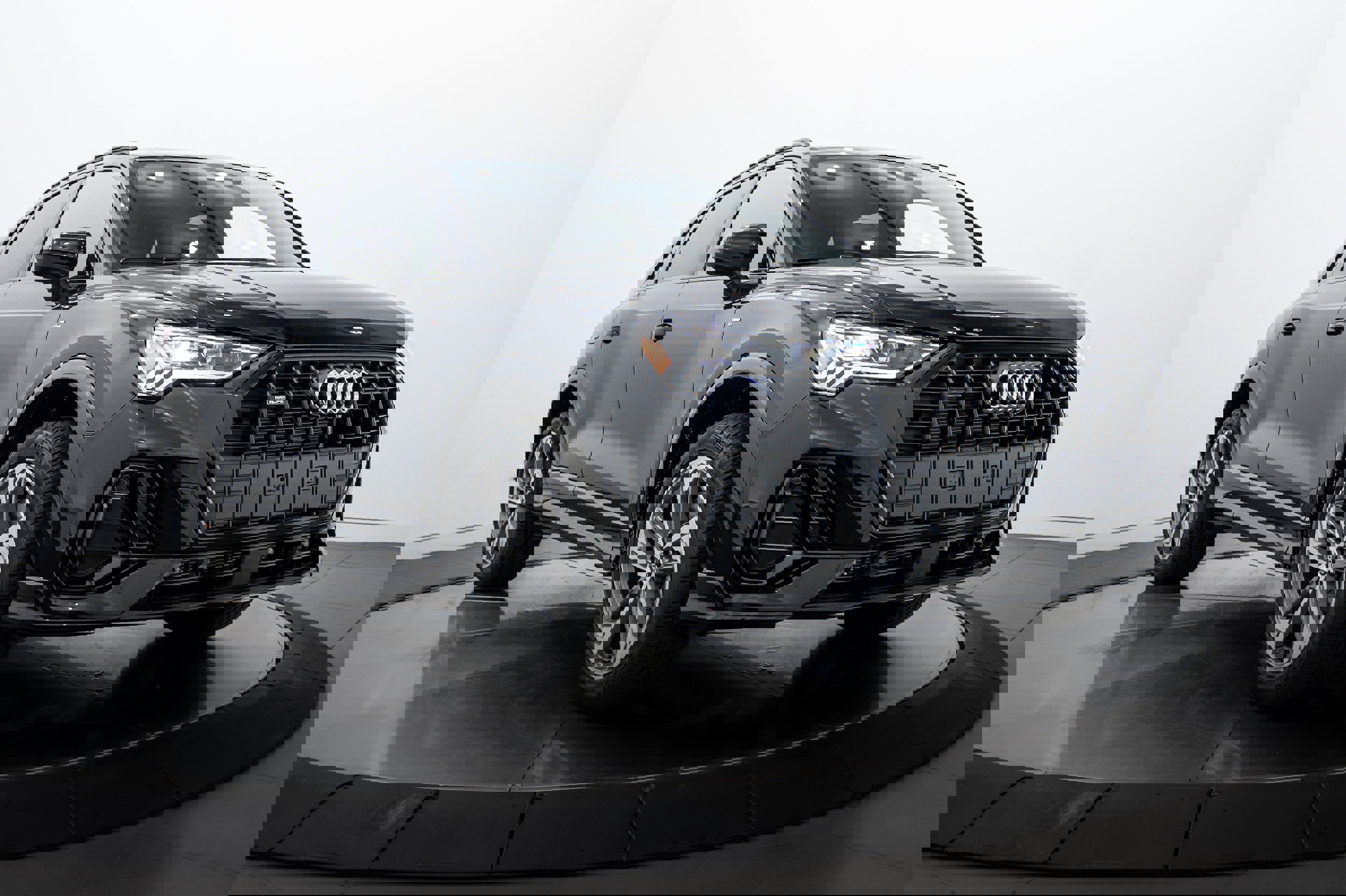 New 2025 Audi Q3 2.0T Premium image 2