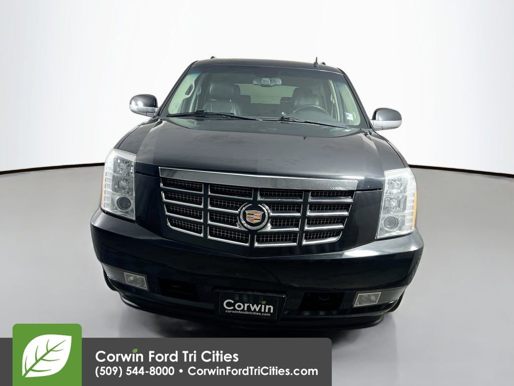 Used 2013 Cadillac Escalade Luxury image 3