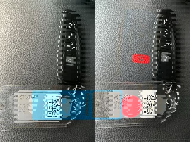 Used 2025 Toyota RAV4 XLE image 28