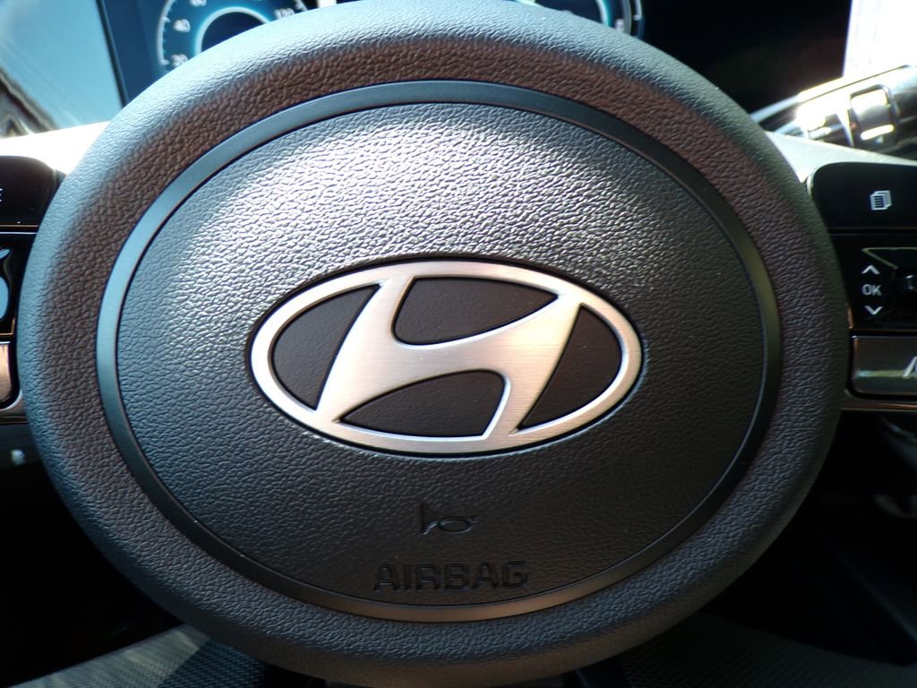 New 2026 Hyundai Elantra Sport FWD image 31