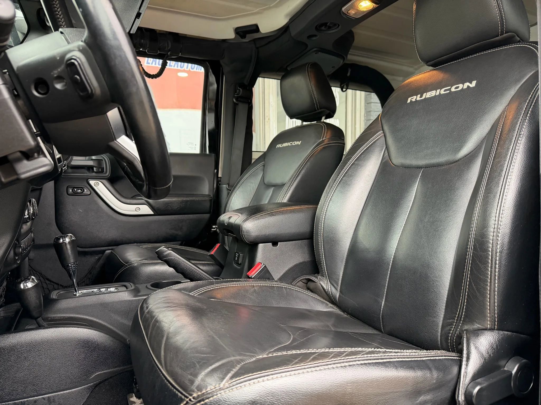 Used 2015 Jeep Wrangler Rubicon image 10