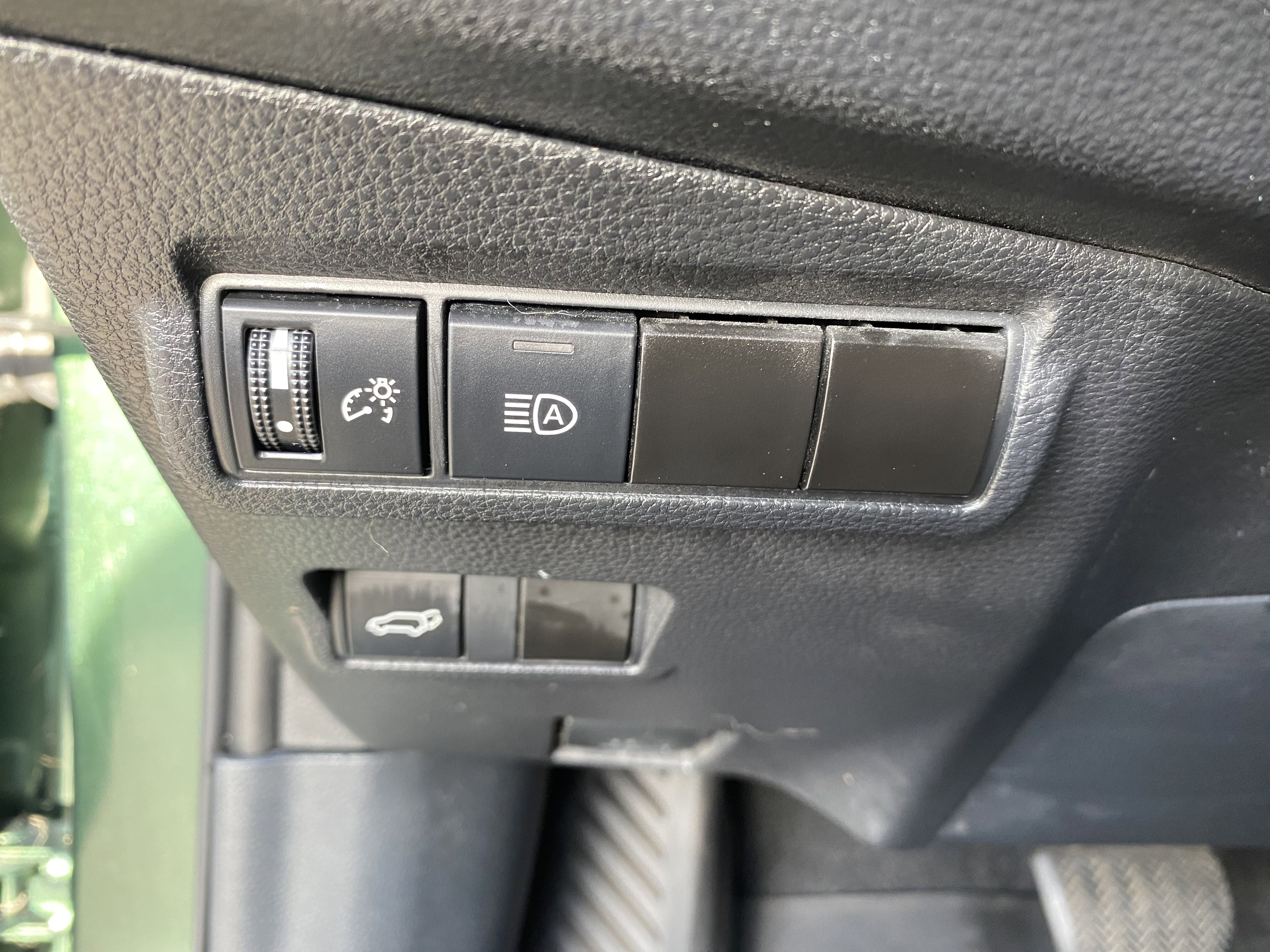 Used 2022 Toyota Corolla Cross XLE image 14