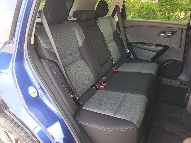 Certified 2023 Nissan Rogue SV FWD image 14