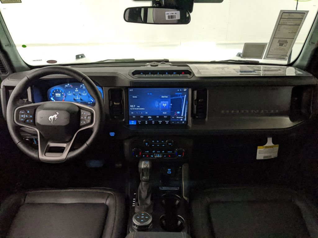 New 2025 Ford Bronco Badlands image 13