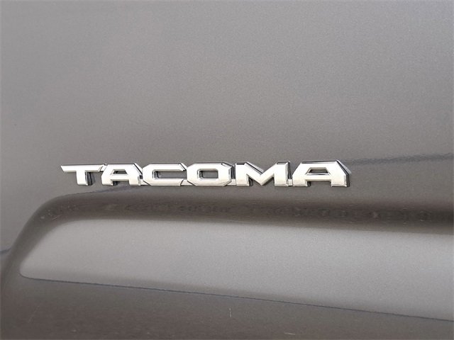 Used 2020 Toyota Tacoma TRD Off-Road image 9
