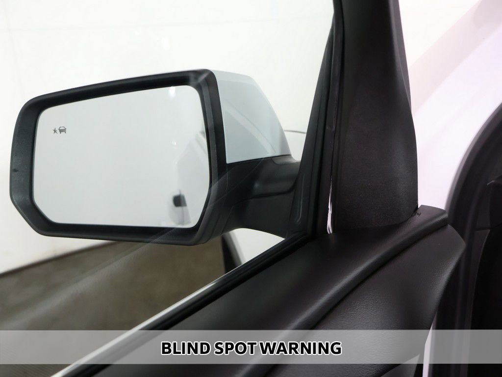 Used 2022 Chevrolet Traverse LT AWD/4WD image 3