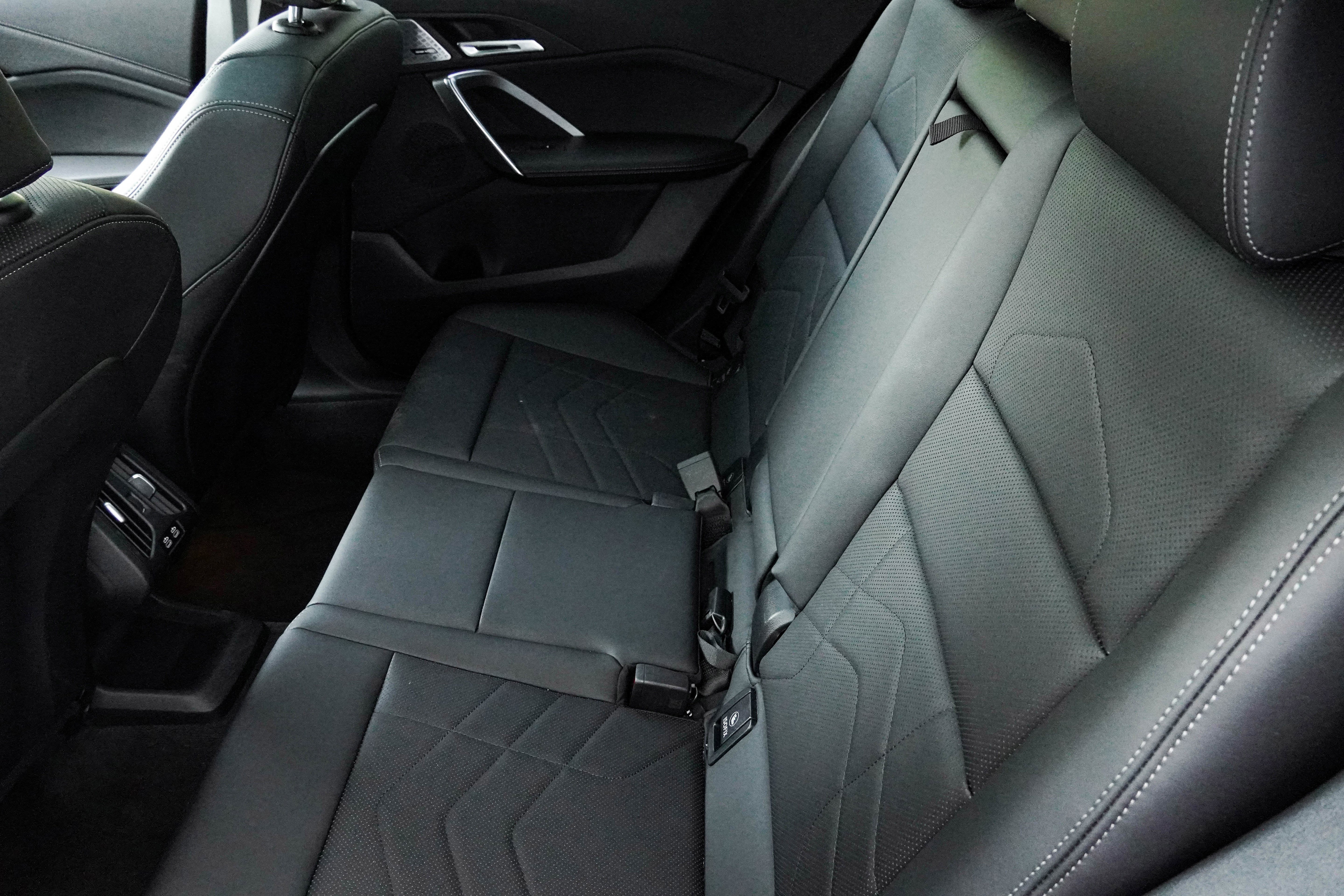 Used 2025 BMW X2 xDrive28i w/ Premium Package image 36