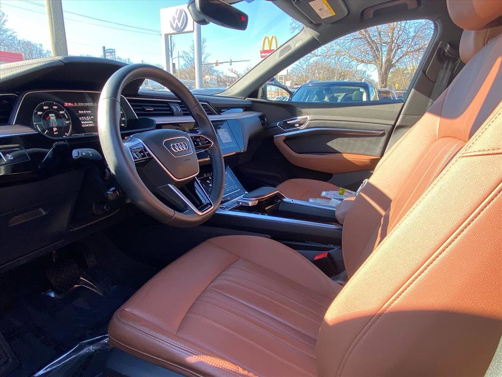 Used 2024 Audi Q8 e-tron Premium Plus image 12