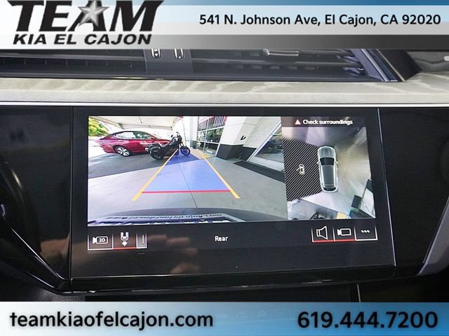Used 2024 Audi Q8 e-tron Premium Plus AWD/4WD image 31