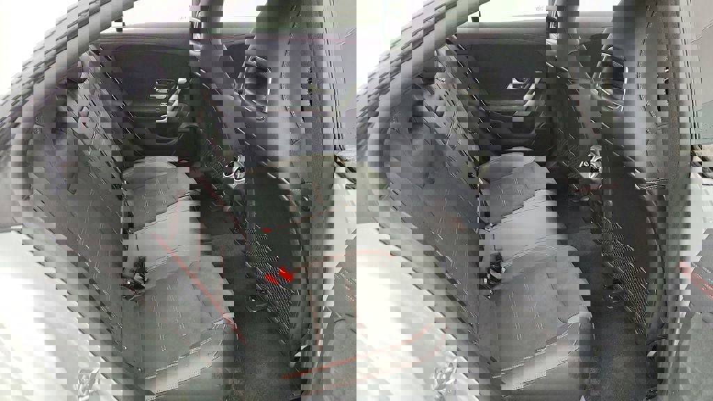 Used 2021 Mercedes-Benz CLA 250 image 21