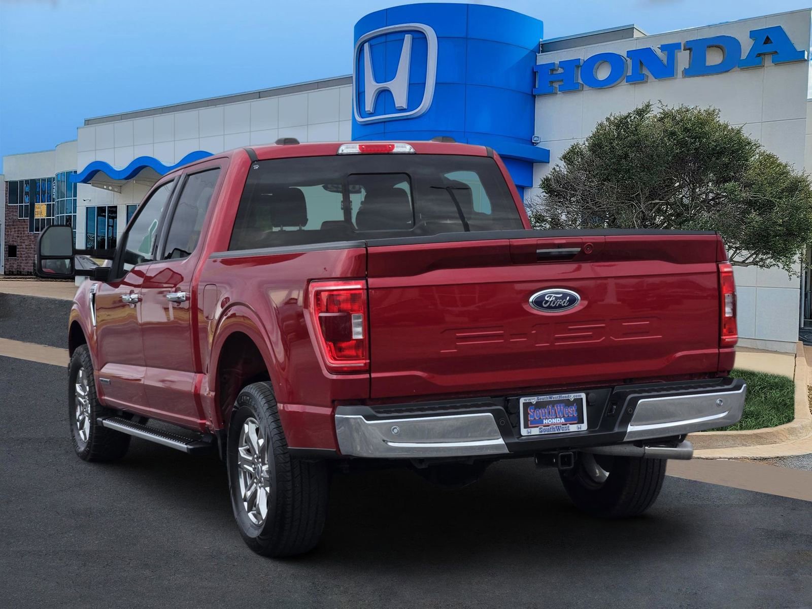 Used 2022 Ford F150 XLT w/ Equipment Group 302A High image 4