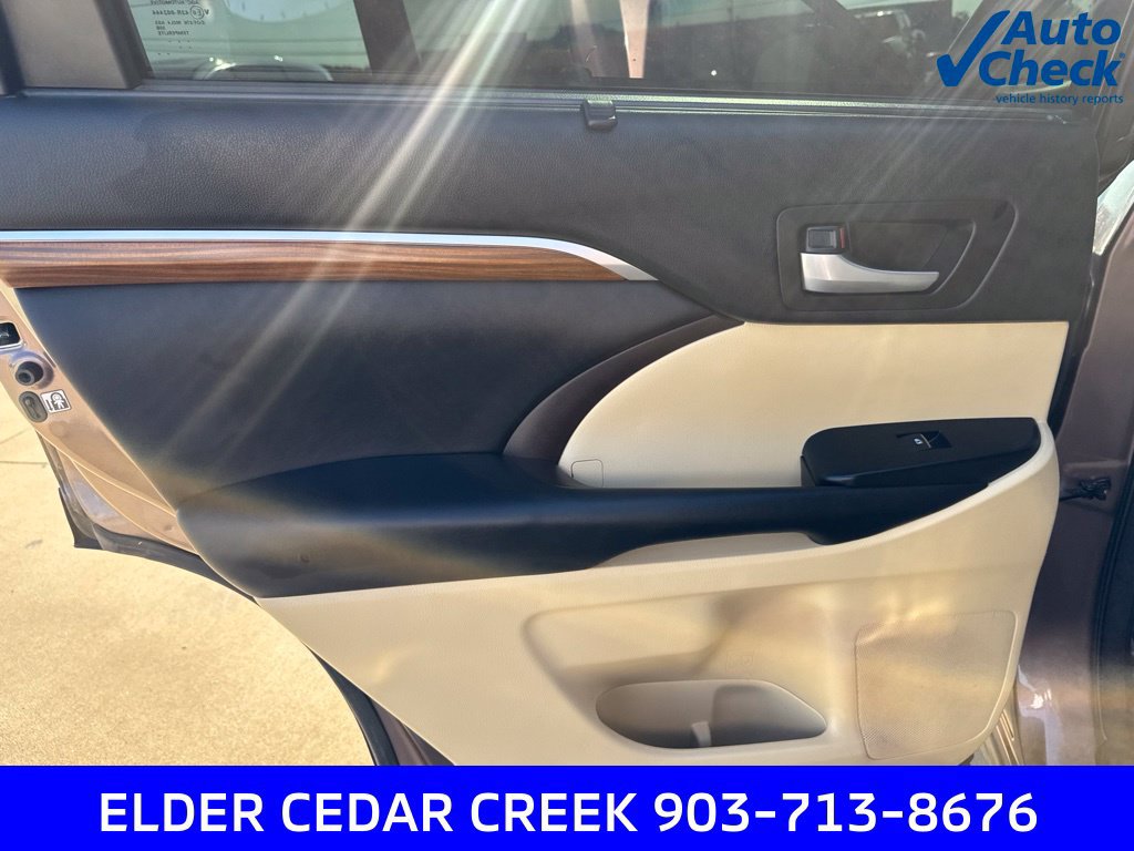 Used 2017 Toyota Highlander Limited FWD image 22