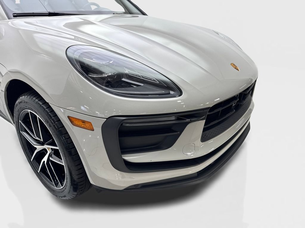 Used 2023 Porsche Macan image 17
