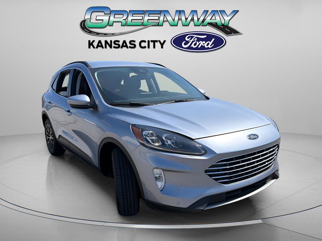 Used 2022 Ford Escape Titanium FWD image 1
