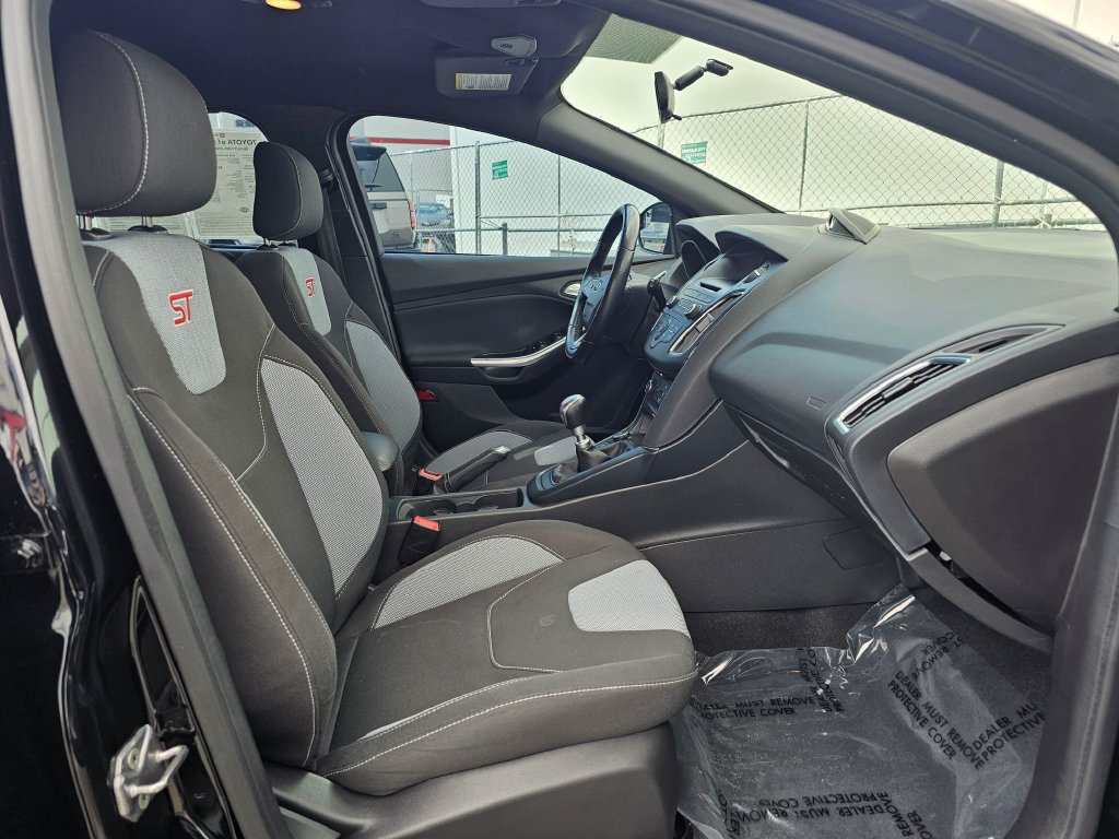 Used 2016 Ford Focus ST FWD image 10