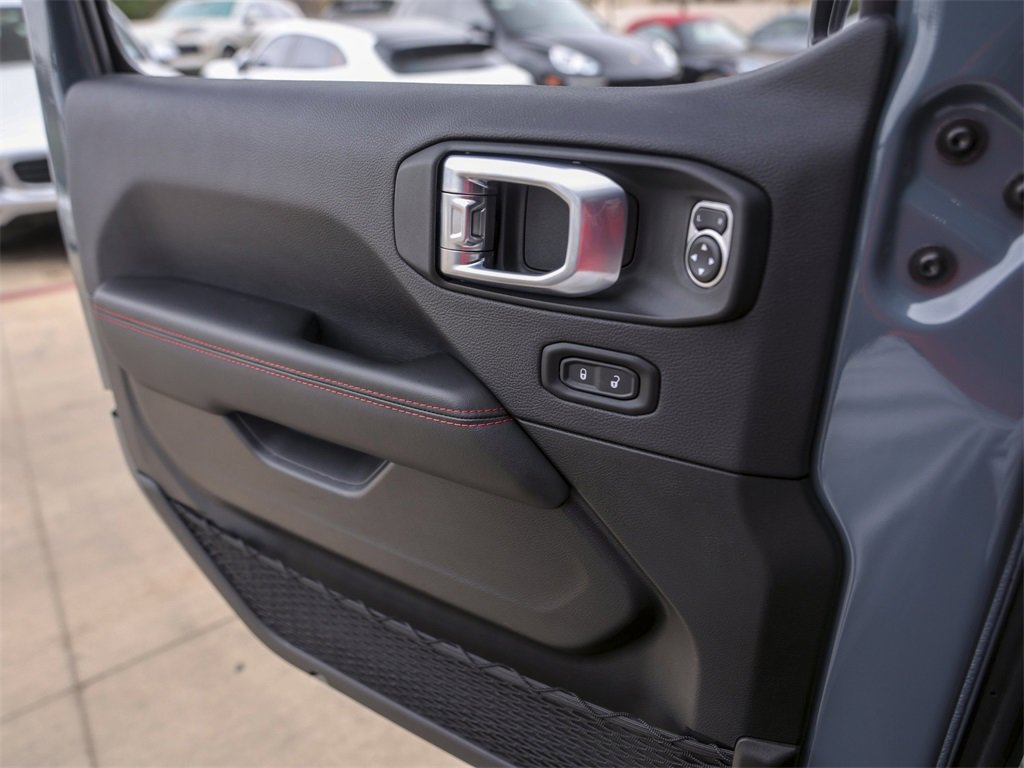 Used 2024 Jeep Wrangler Unlimited Rubicon 392 image 30