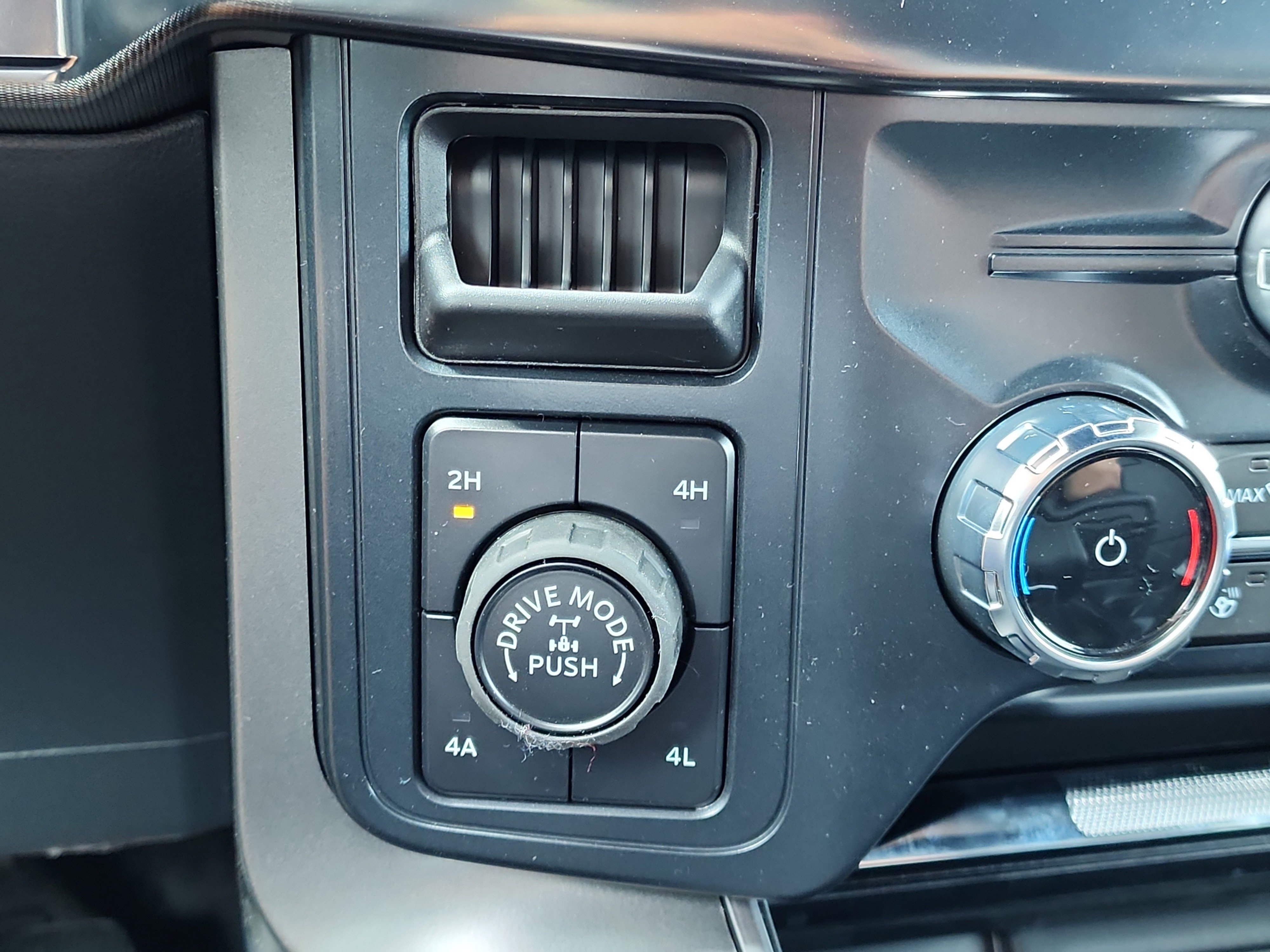 New 2025 Ford F150 Lariat image 14