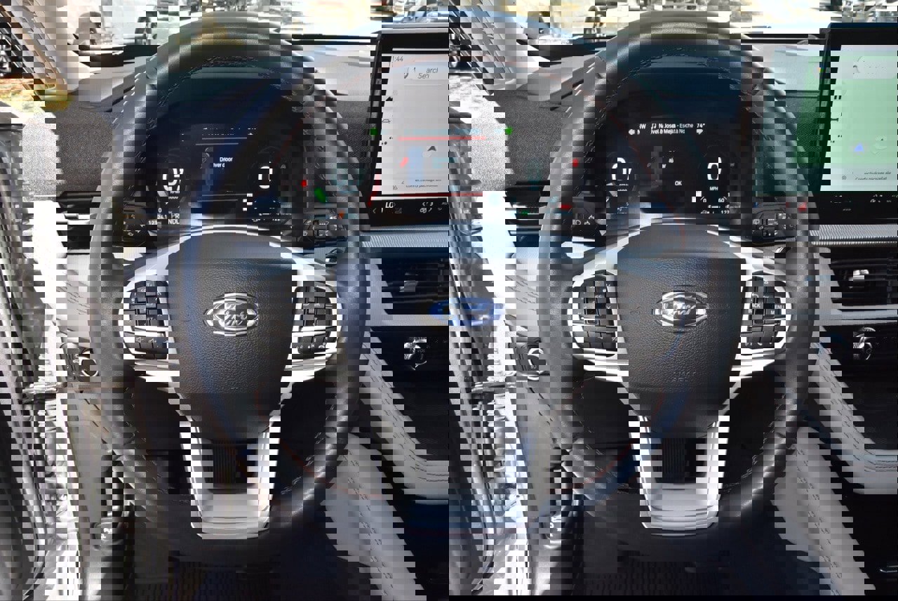 Certified 2025 Ford Explorer Active w/ Active Comfort Package image 23