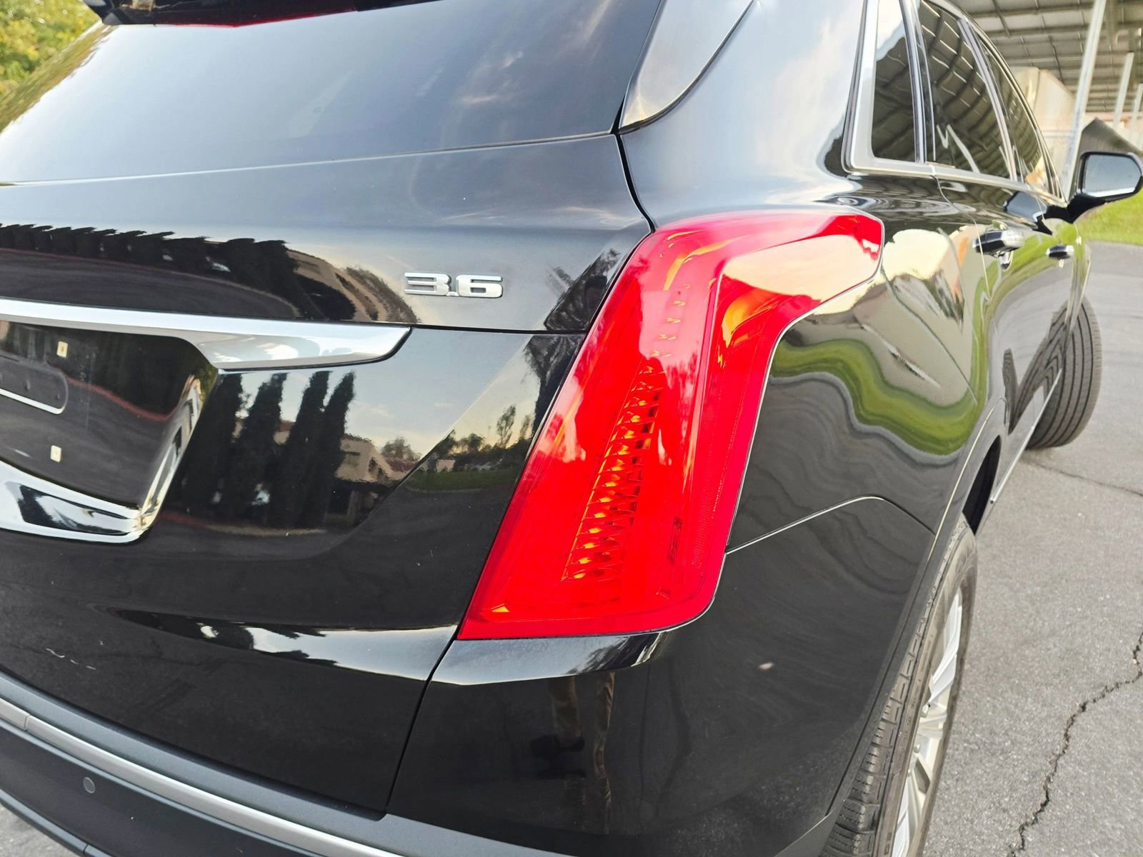 Used 2017 Cadillac XT5 Luxury w/ Driver Awareness Package image 46