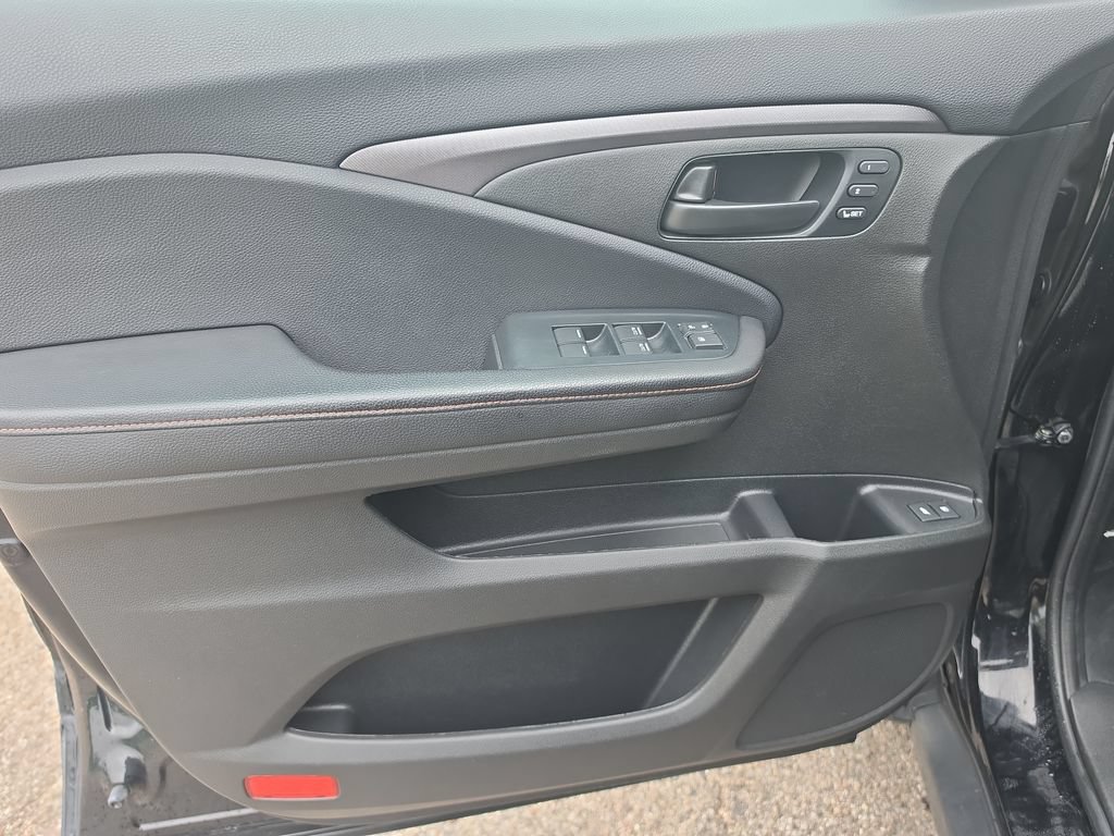 Used 2022 Honda Passport TrailSport image 11