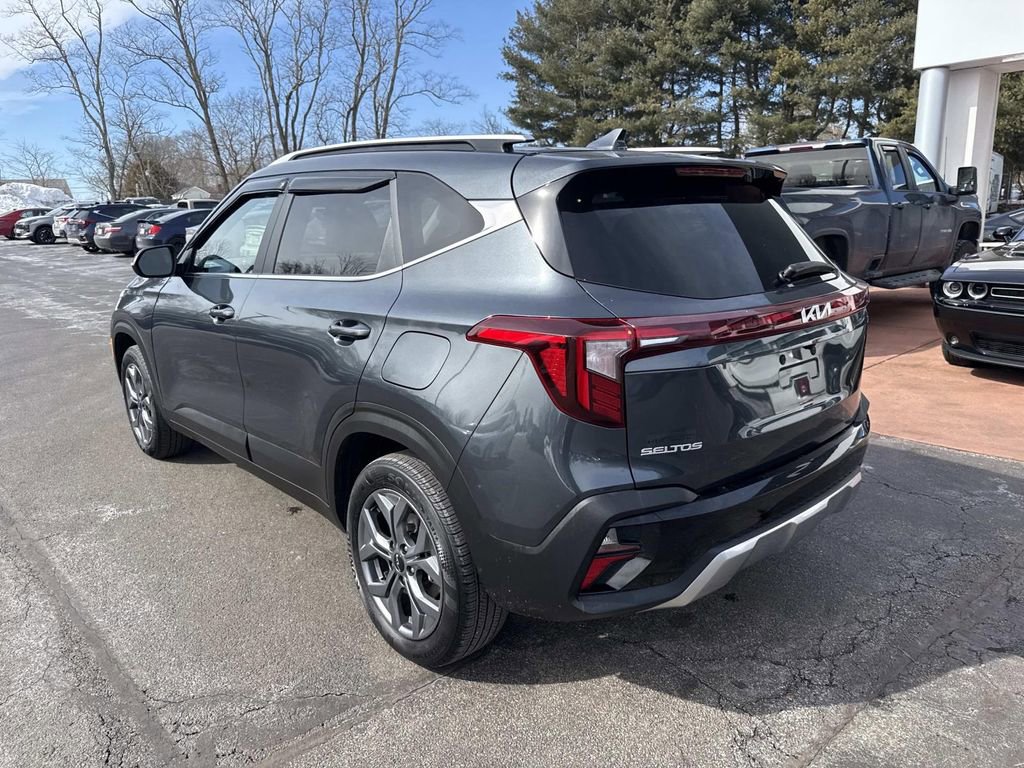 Used 2024 Kia Seltos S image 3