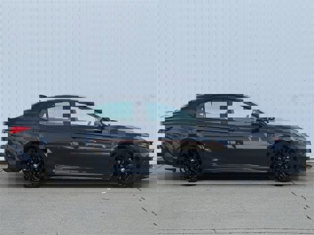 Used 2025 Toyota Camry SE image 3