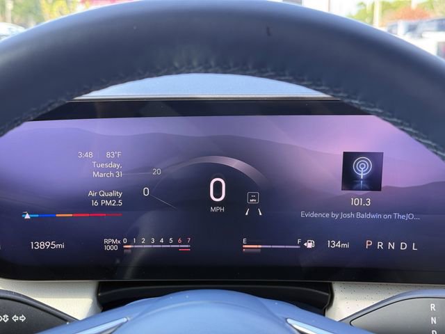 Used 2025 Buick Enclave Avenir image 23