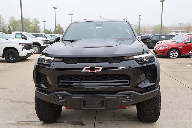 New 2024 Chevrolet Colorado ZR2 w/ ZR2 Bison Edition image 9