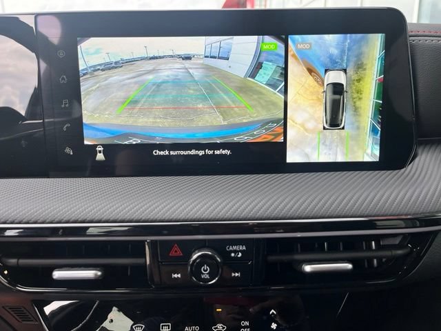 Used 2025 Nissan Kicks SR FWD image 13