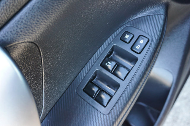 Used 2019 Mitsubishi Eclipse Cross ES FWD image 12