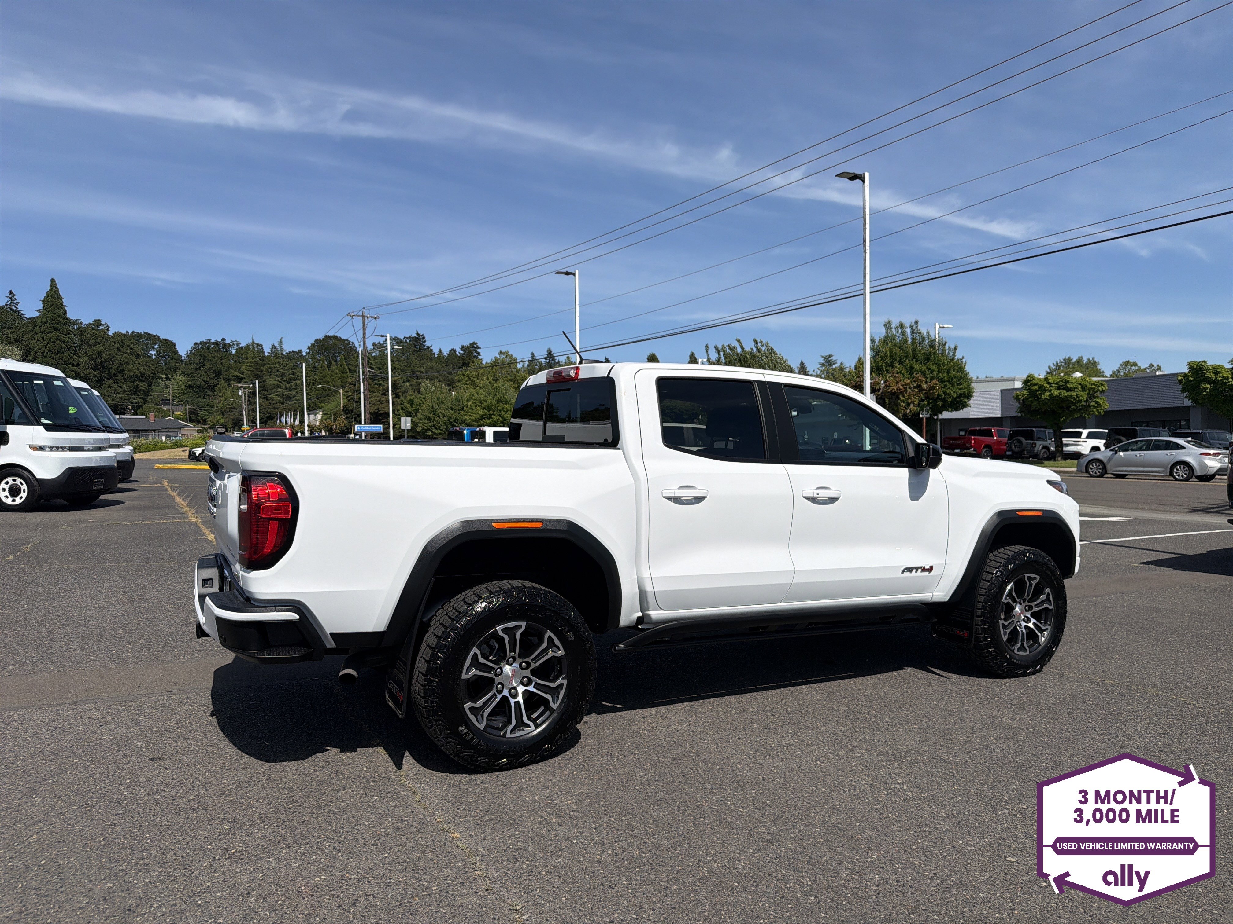 Used 2024 GMC Canyon AT4 w/ LPO, Off Road Lift Package AWD/4WD image 6