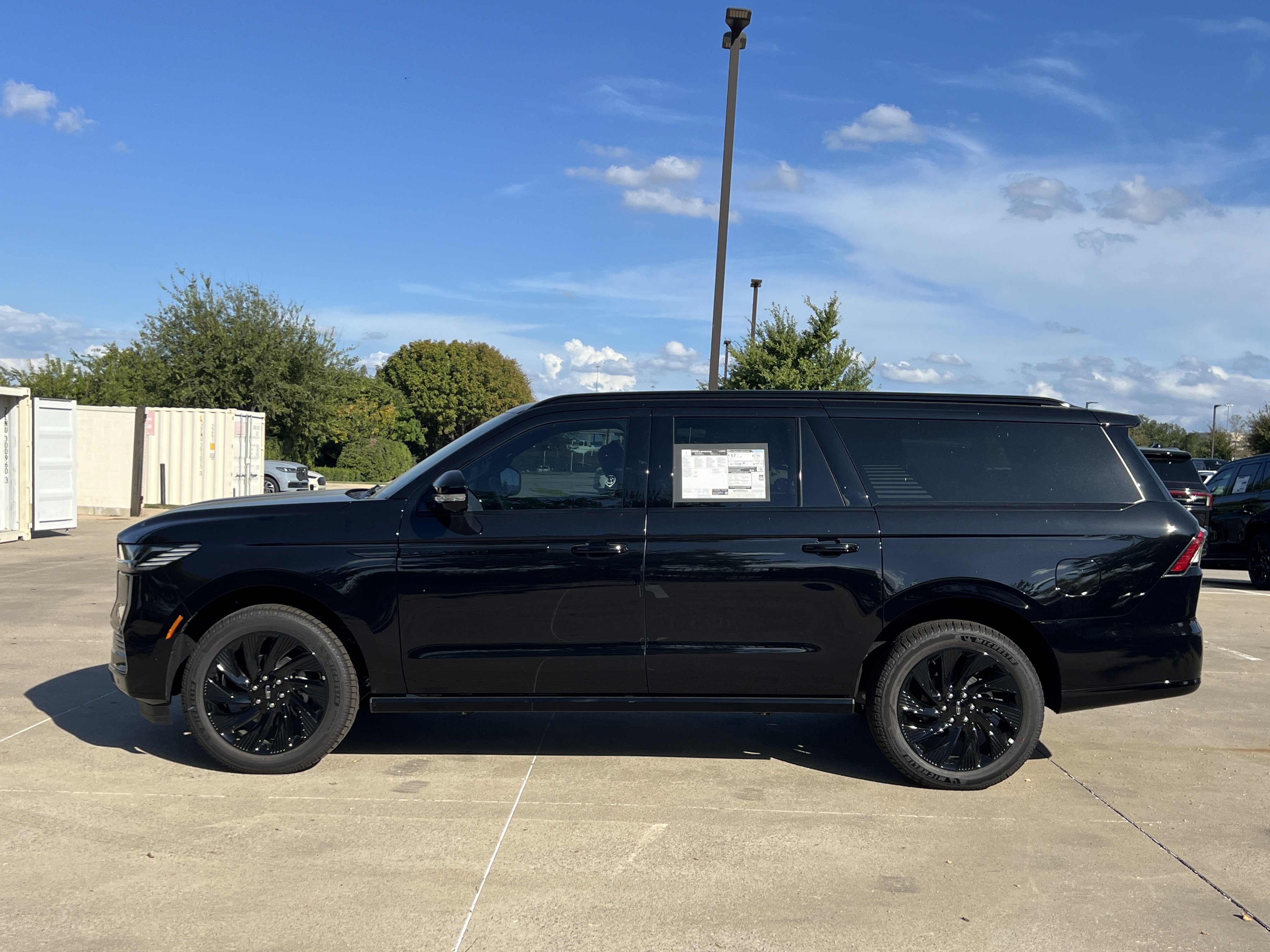 New 2027 Lincoln Navigator L Reserve w/ Jet Appearance Package AWD/4WD image 4