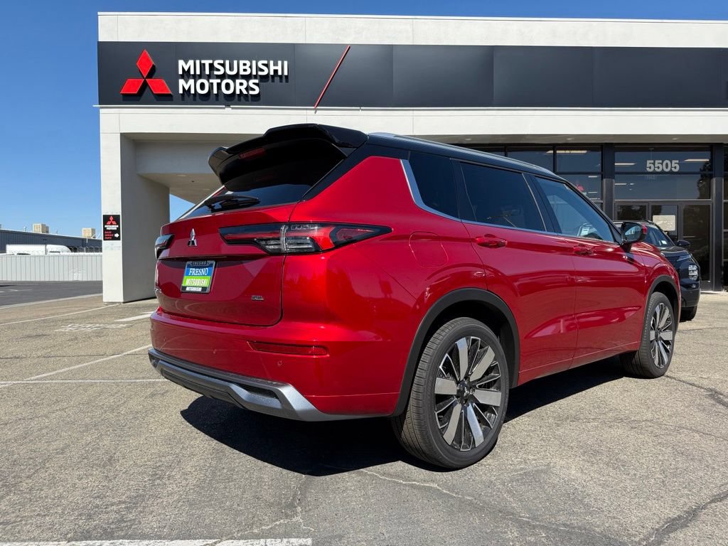 New 2026 Mitsubishi Outlander SEL FWD image 12