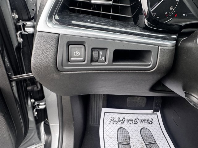 Used 2025 Cadillac XT5 Premium Luxury image 17