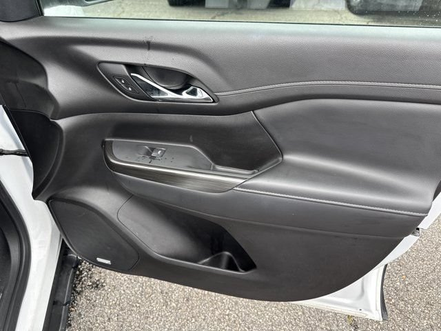 Used 2023 GMC Acadia SLT FWD image 15