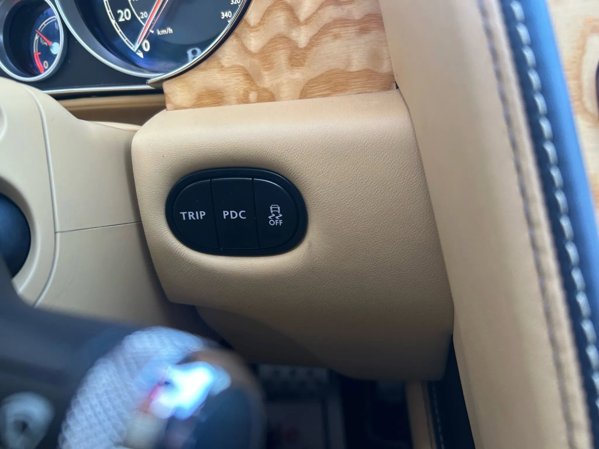 Used 2015 Bentley Flying Spur V8 image 8
